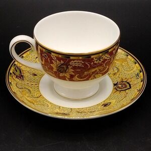 VTG 1997 Wedgewood Persia China 2¾" Leigh Shape Footed Teacup and Saucer England